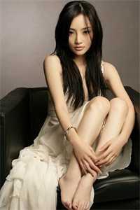 他们夫妻俩句油菜花田里跳舞的说说